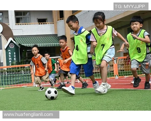 足球启蒙之旅:培养孩子热爱足球的初步步骤与技巧分享